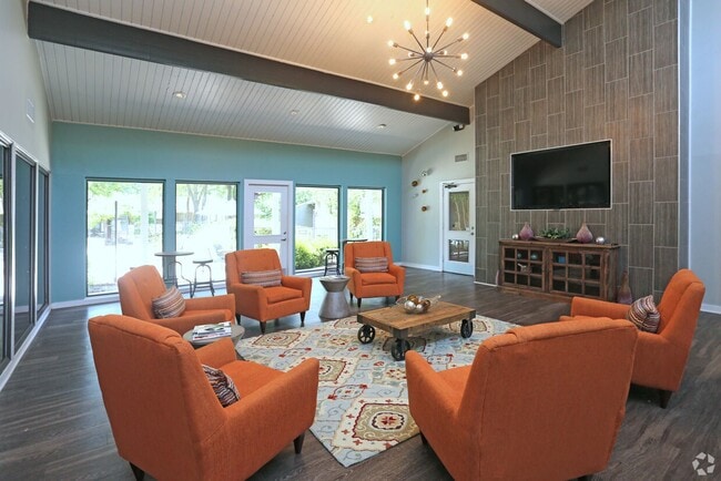 Building Photo - Spacious Two Bedroom Two Bath Unit 209