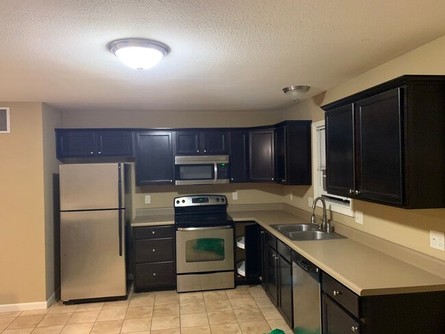 Photo - 1946 Glenbridge Rd