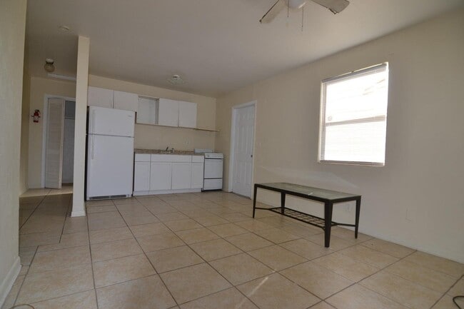 Photo - 1497 W 31st St