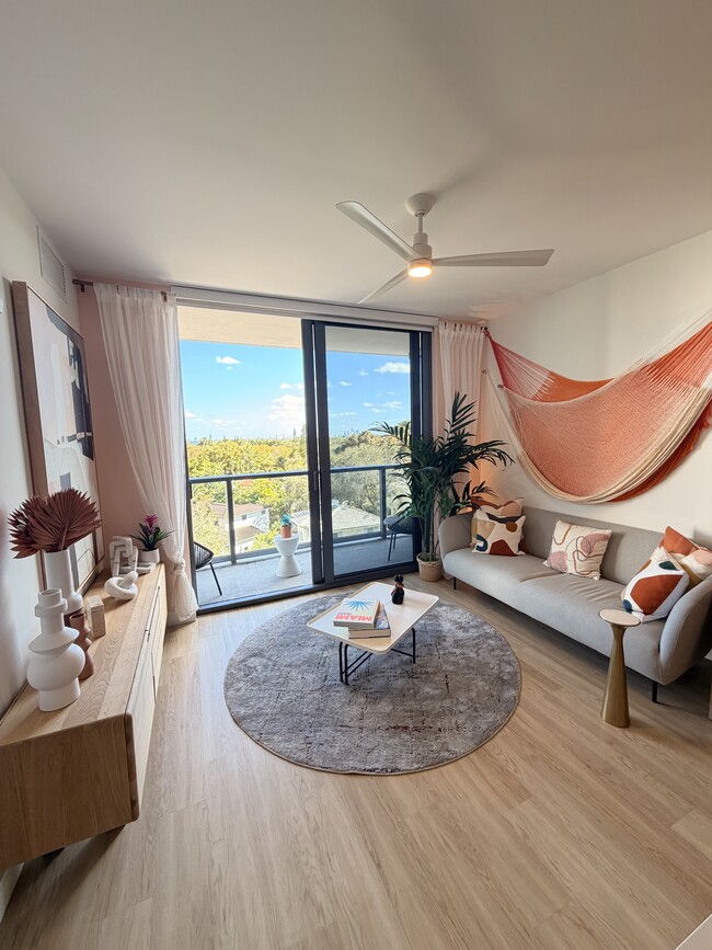 Building Photo - 342 NE 35th St Unit A1