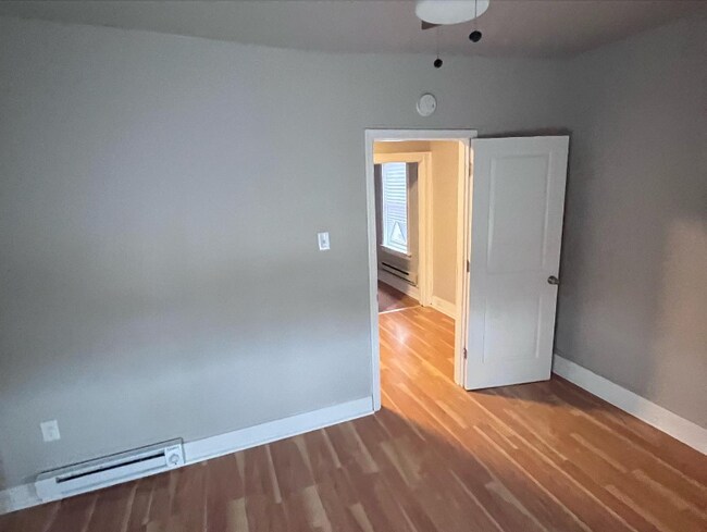 Photo - 5235 Woodland Ave Unit 2F