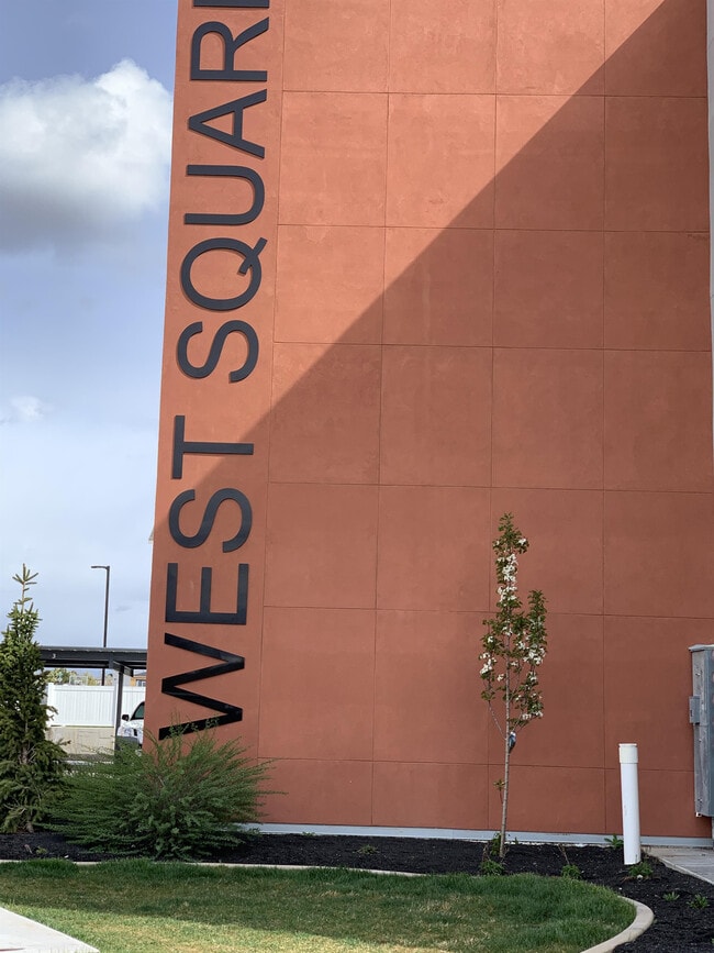 Photo - 875 Depot St