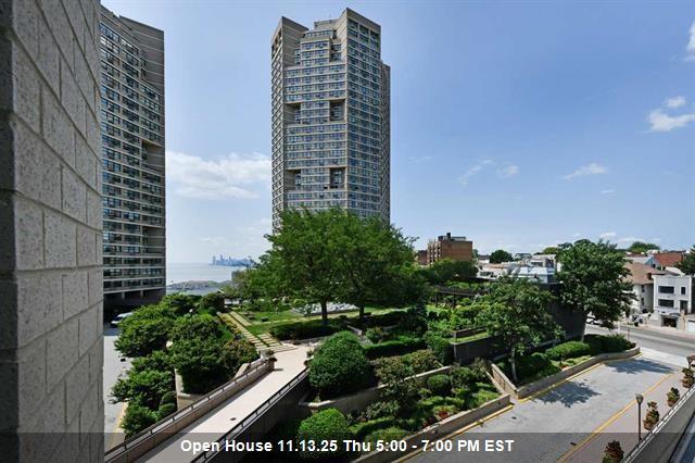 Building Photo - 7004 JFK Blvd E Unit 30H