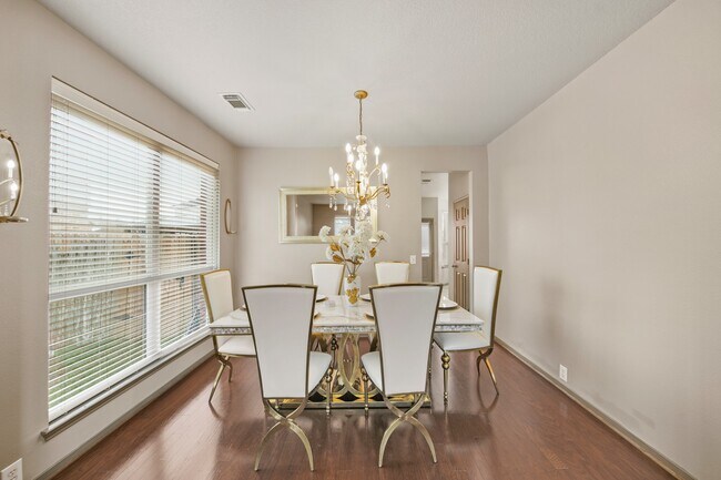 Photo - 8804 Sunforest Ln