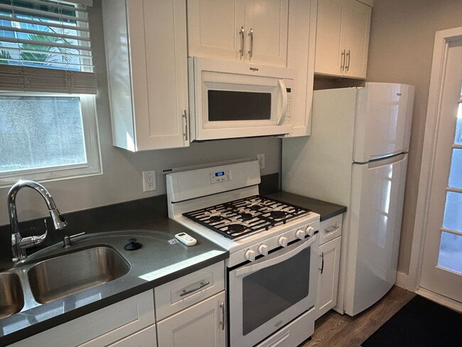 Photo - 2019 Andreo Ave Unit 2019 1/2