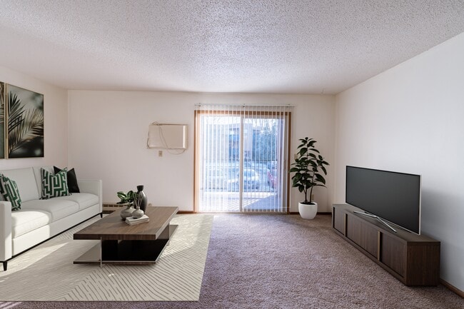 Grand Forks, ND Cedarwood Apartments | Living