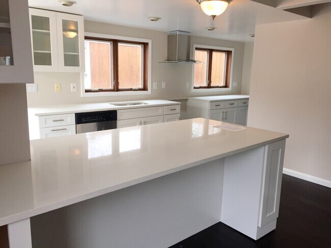 Photo - 127 Hyers St