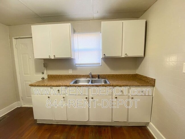 Photo - 1136 Jefferson Ave