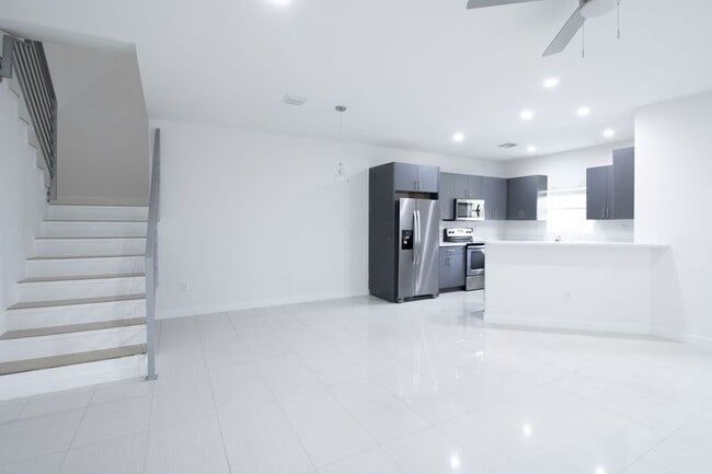 Photo - 424 SE 16th St
