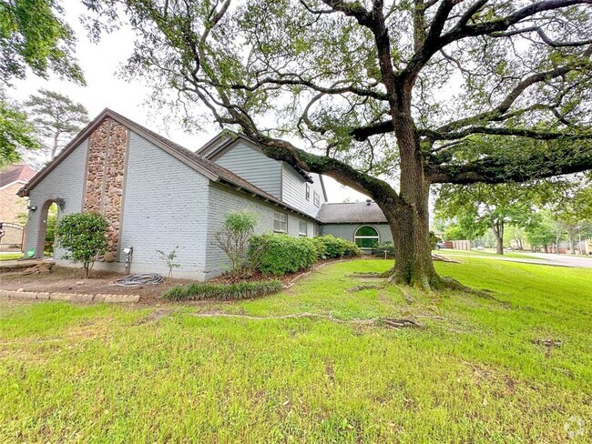 Building Photo - 560 Brandon Rd Rental