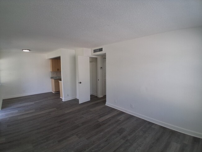 Photo - 405 SW 13th Pl