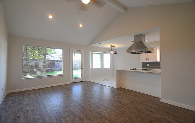 Photo - 9243 Friendship Rd