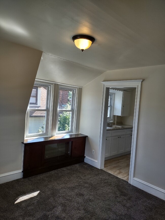 Photo - 207 S Easton Rd Unit 2