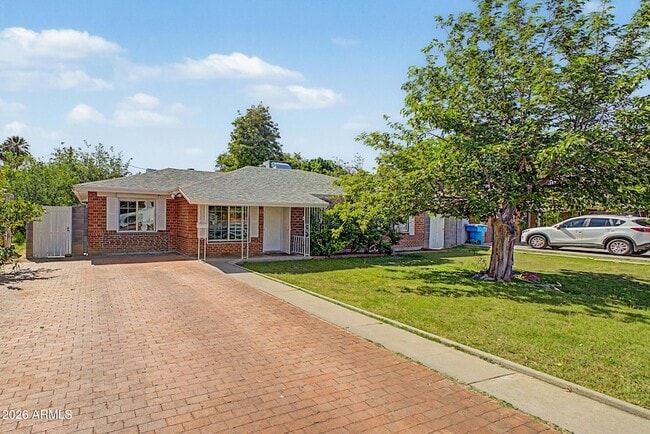Building Photo - 6138 N 15th Ave