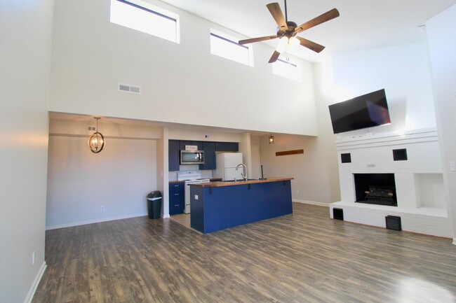 Top floor completely remodeled condo with ... - Top floor completely remodeled condo with ...