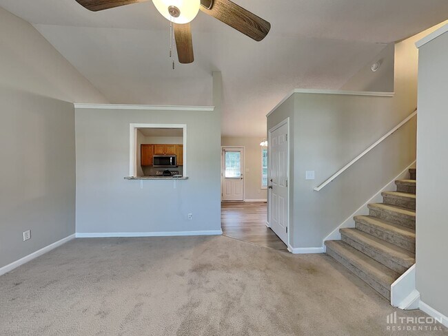 Photo - 463 Thorn Thicket Dr House