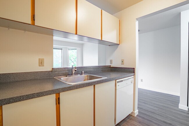 Photo - Elliott Place