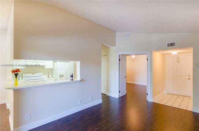 Photo - 9855 Westview Dr Unit 728