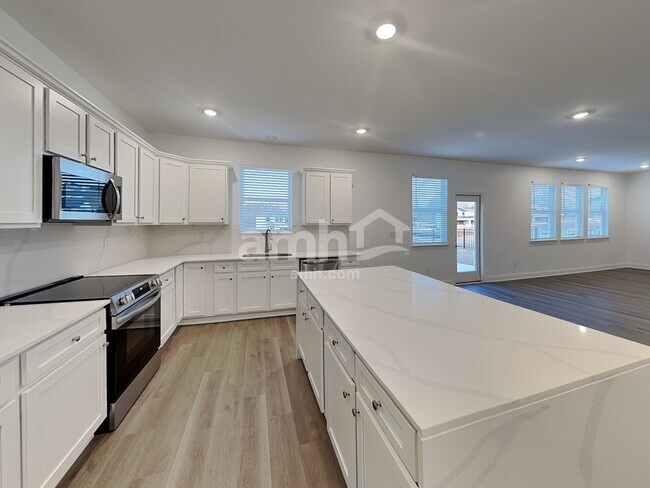 Photo - 439 Hickory Pointe Rd