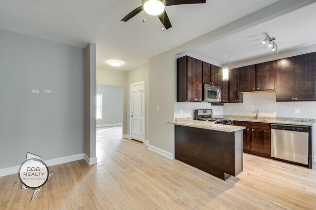 Photo - 836 E 53rd St Unidad 2S