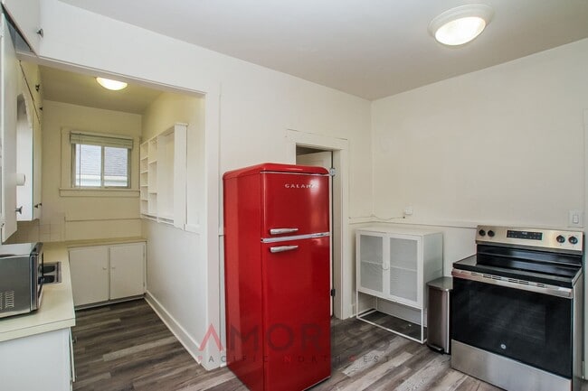 Photo - Cozy 2-Bedroom Home in Tacoma's Eastside — Move-In Ready!
