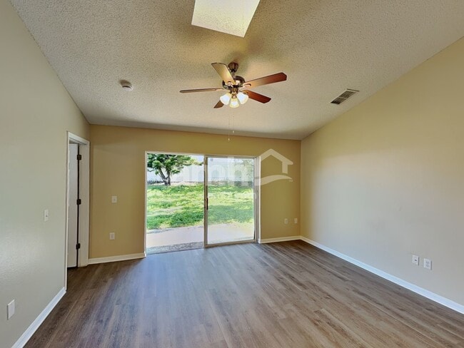 Photo - 214 Strada Dr