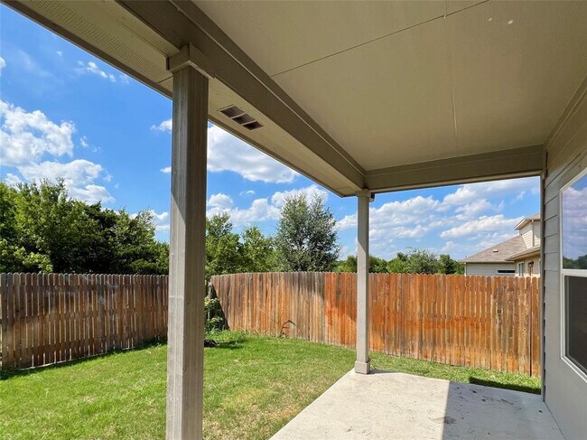 Photo - 13800 Cantarra Dr House