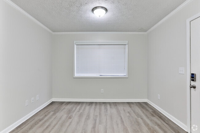 1BR, 1BA - 450 SF