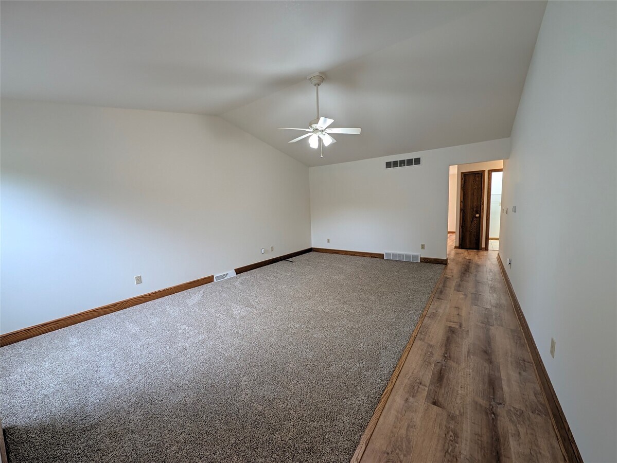 Photo - 4851 Ridge Pkwy