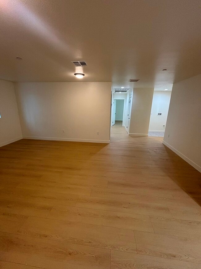 Photo - 6210 Brynhurst Ave