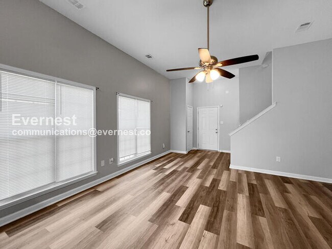 Photo - 5641 Kaitlyn Dr W