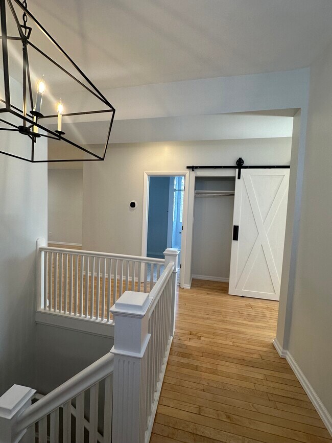 Photo - 2112 N Leavitt St Unit 3