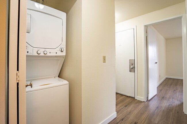 Photo - Elliott Place