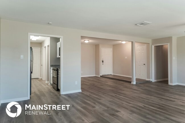 Photo - 1214 Twining Oaks Ln