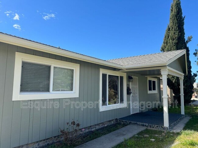1016 Sespe Ave