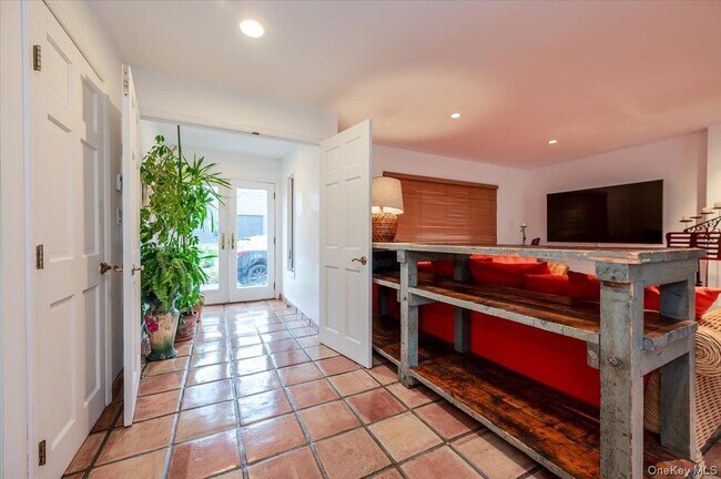 Photo - 1701 Bay Blvd
