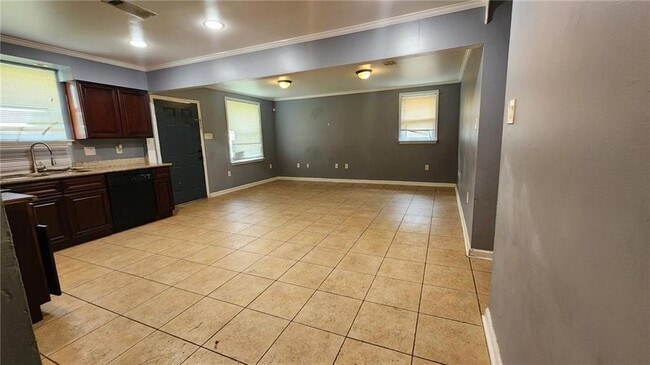 Photo - 7500 Symmes Ave