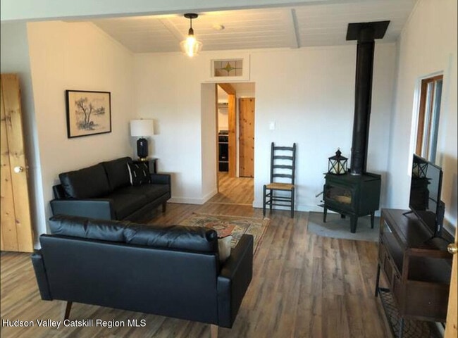 Photo - 195 Glenford Wittenberg Rd