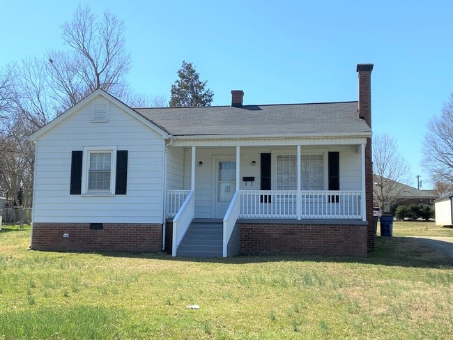 Building Photo - ~~~ Pretty Home in Downtown Graham ~~~