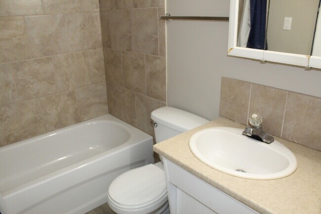 Photo - Oasis Apartments
