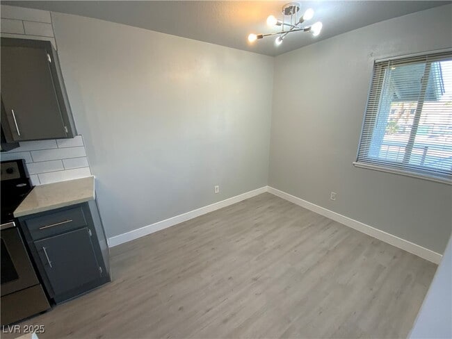 Building Photo - 466 E Sunset Rd Rental