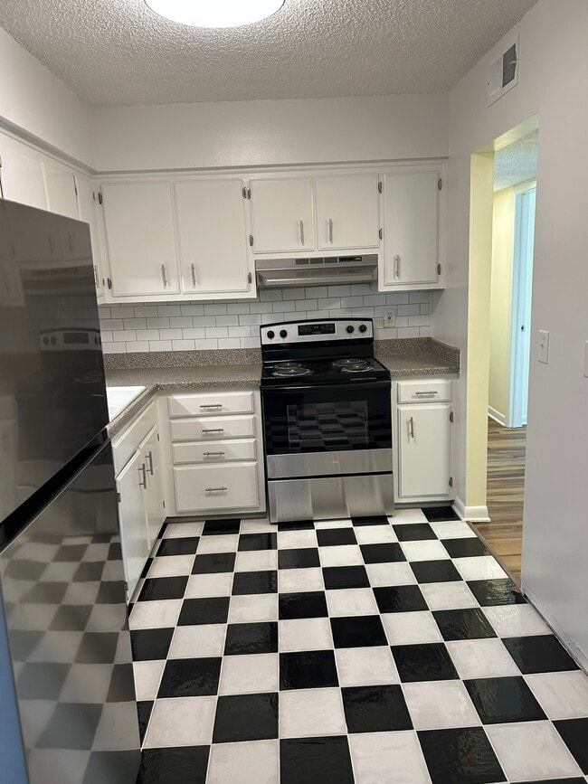 Photo - 515 Basswood Ave Unit G80