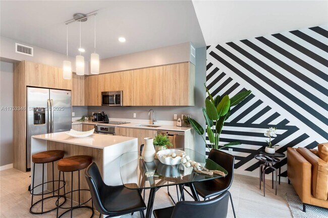 Building Photo - 3900 Biscayne Blvd Unit S-314