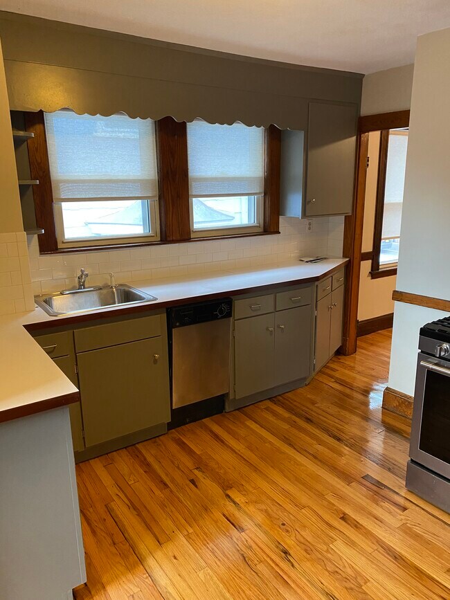 Building Photo - 77 Walk Hill St Unit 1 Rental