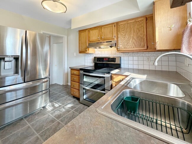 Photo - 4453 Newberry St