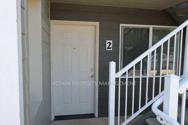 Photo - 2 bed 1 bath, bottom floor apartment in Port Angeles, close to Peninsula College and the Olympic ... Unit #2