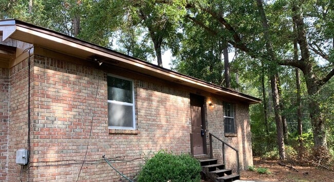 Photo - Northeast Pensacola - Harbour Square - 2 bedroom, 1 bathroom