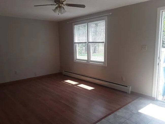 Photo - 91 Holmes Rd Unidad 1 Bd/1 Bath Apt