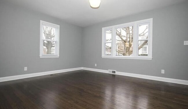 Building Photo - 4401 Buchanan Ave