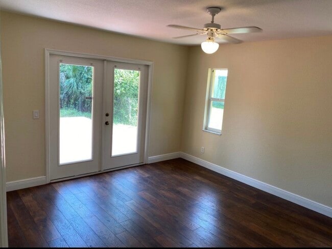 Photo - 580 5th St SW